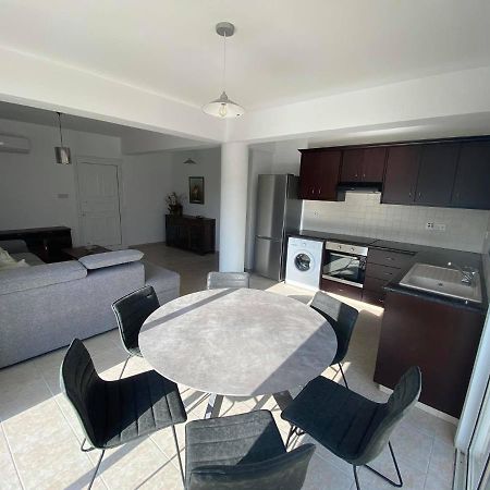 Cosy Apartment In Kato Paphos With Pool Access Ngoại thất bức ảnh