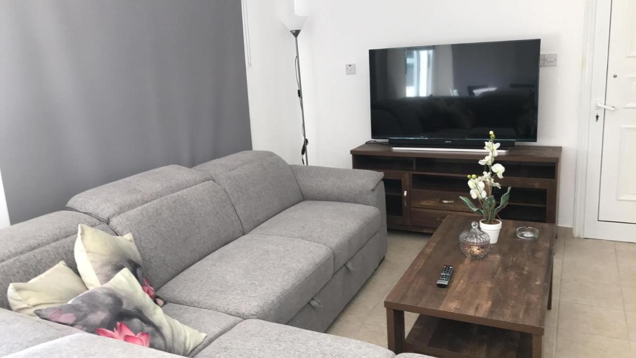 Cosy Apartment In Kato Paphos With Pool Access Ngoại thất bức ảnh