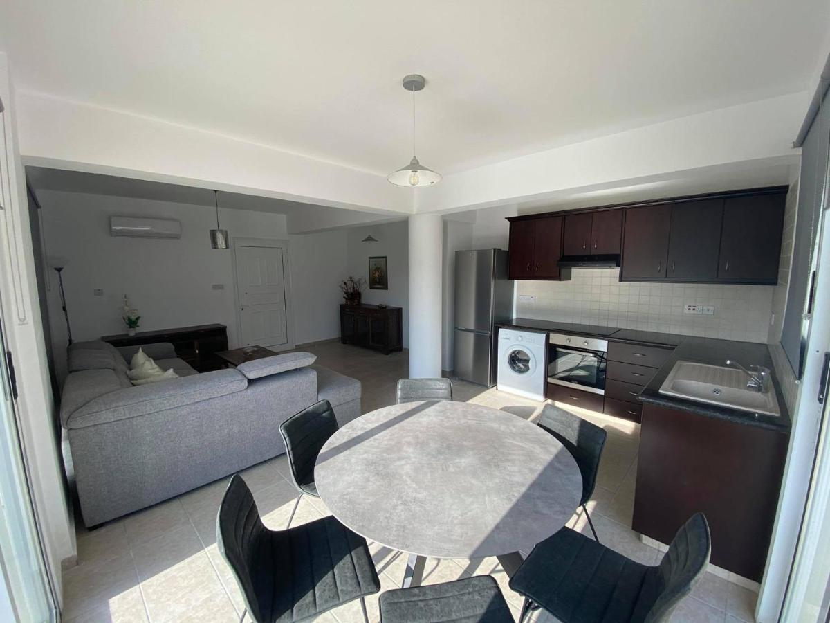Cosy Apartment In Kato Paphos With Pool Access Ngoại thất bức ảnh